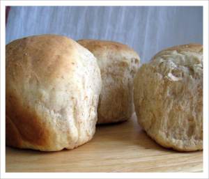 Delicious and Easy Whole Wheat Buns