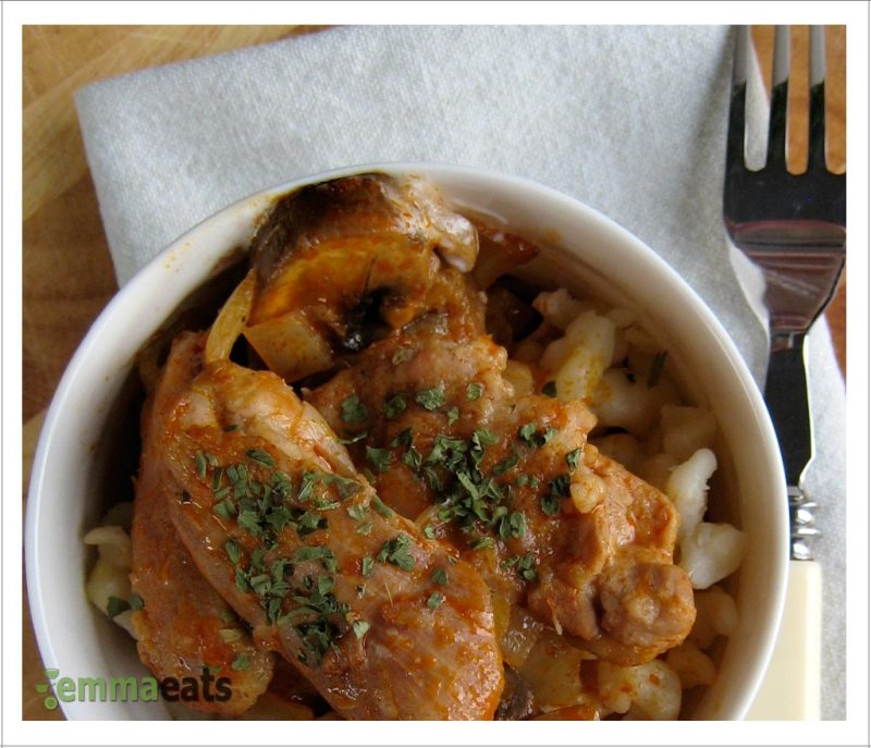 Paprikas Csirke Gombaval - Chicken Paprikash w Mushrooms
