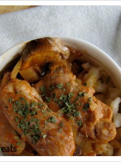 Paprikas Csirke Gombaval - Chicken Paprikash w Mushrooms