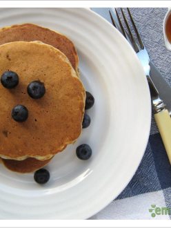 Whole Wheat Banana Flax Pancakes