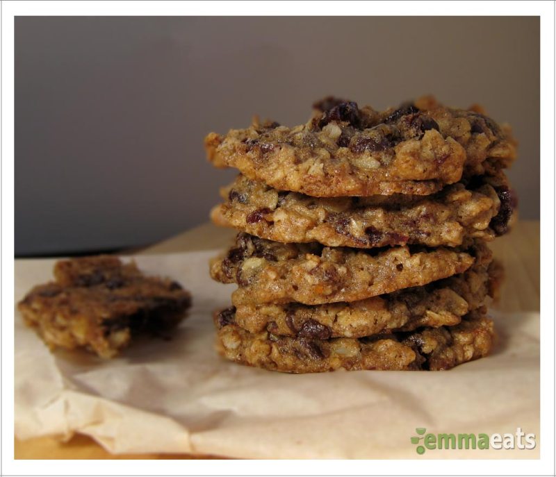 Chewy Dark Chocolate Cherry Oatmeal Cookies